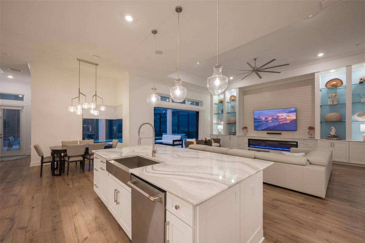 8458 Snowfall Street, Sarasota, FL 34241 Photo