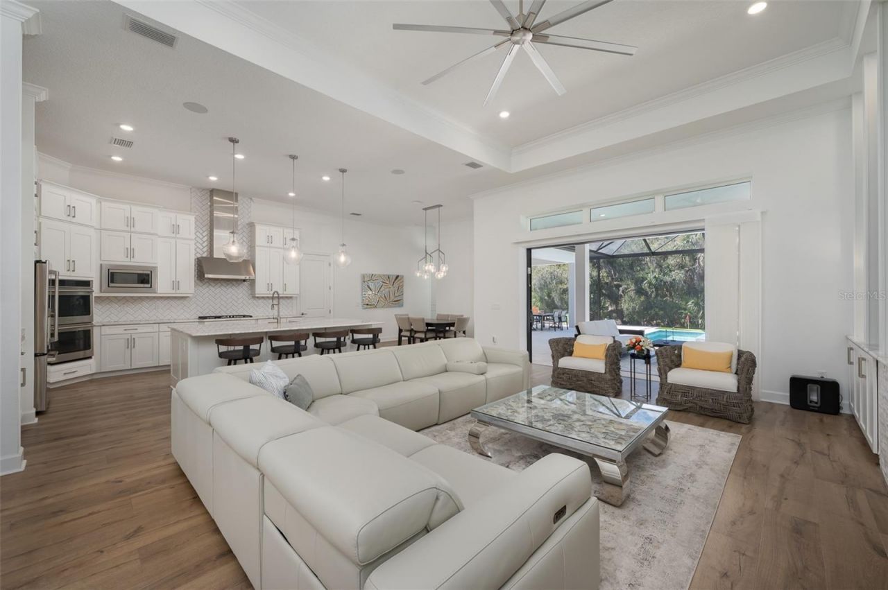 8458 Snowfall Street, Sarasota, FL 34241 Photo