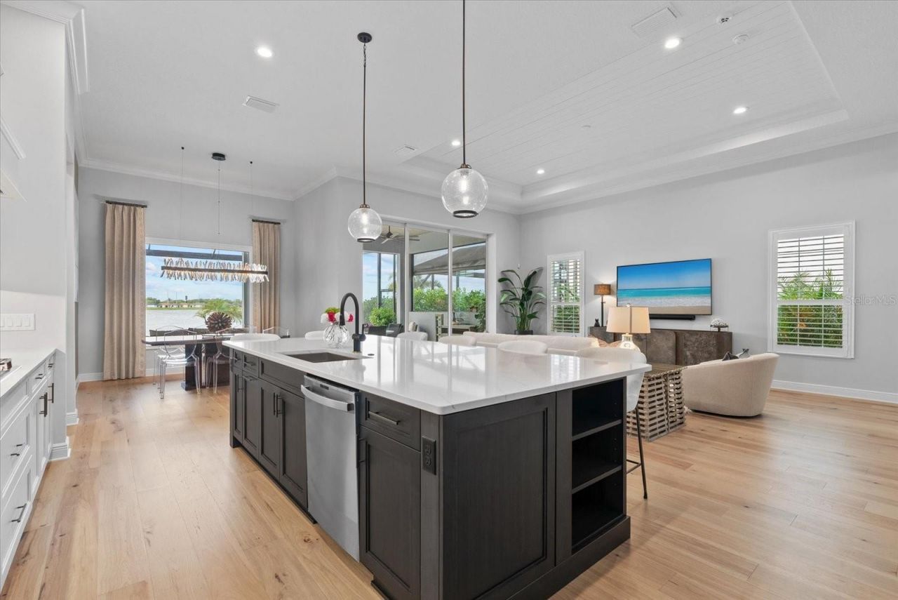 6353 Isla Del Ray Avenue, Sarasota, FL 34240 Photo