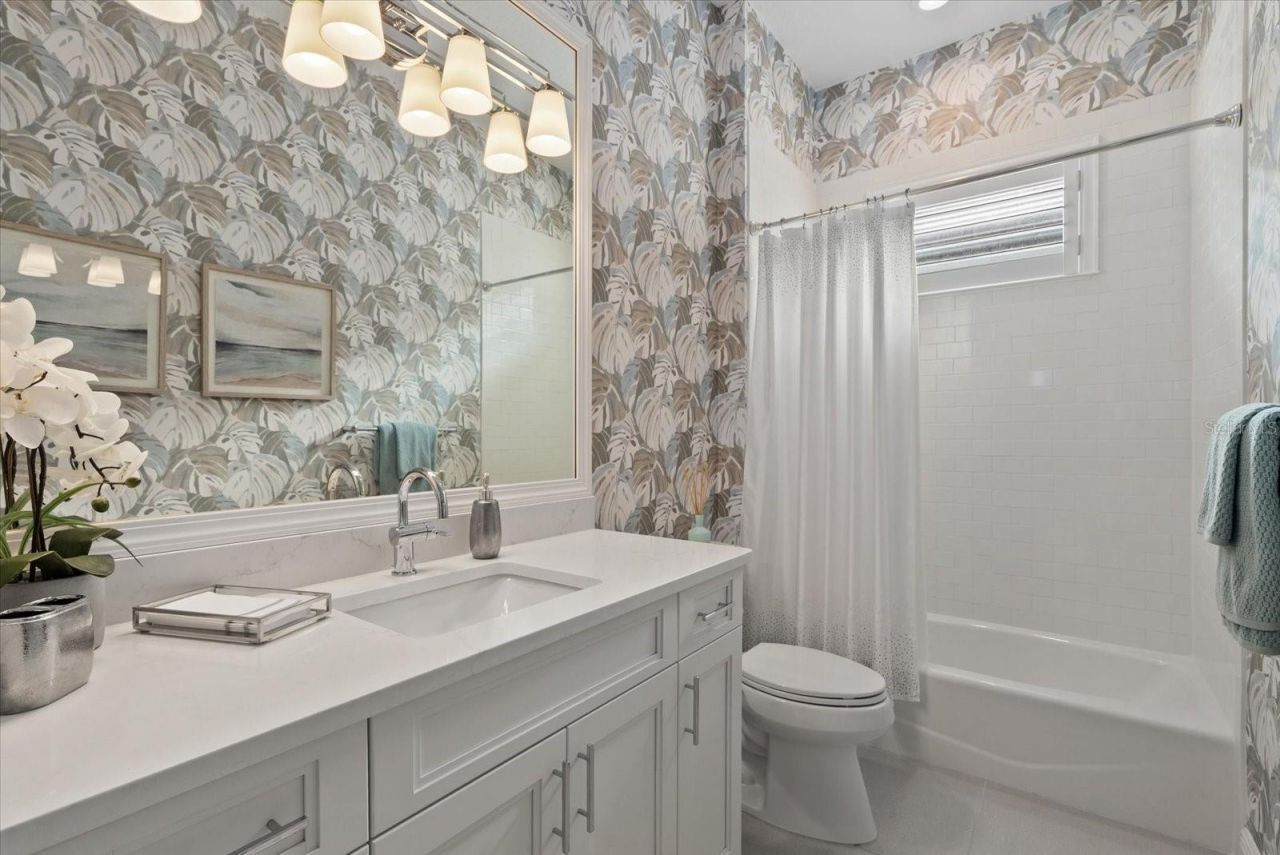 6353 Isla Del Ray Avenue, Sarasota, FL 34240 Photo