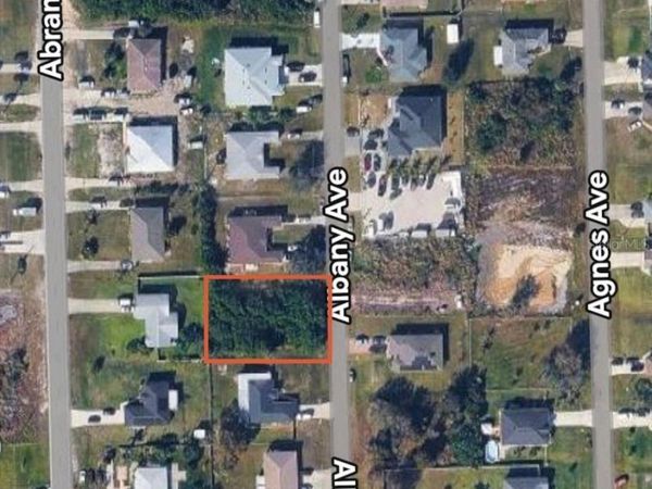 1017/1019 ALBANY AVENUE , LEHIGH ACRES, FL 33971