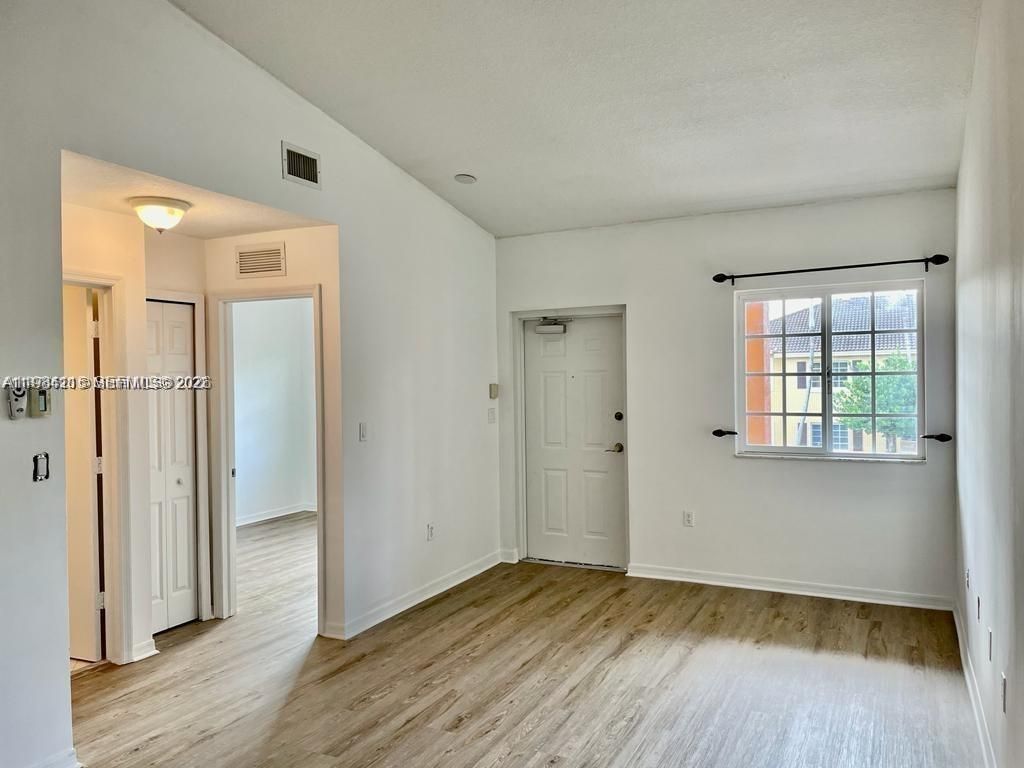 975 NE 33rd Ter , Unit 203, Homestead, FL 33033 Photo