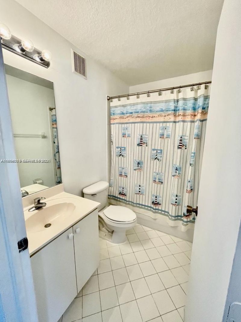 975 NE 33rd Ter , Unit 203, Homestead, FL 33033 Photo
