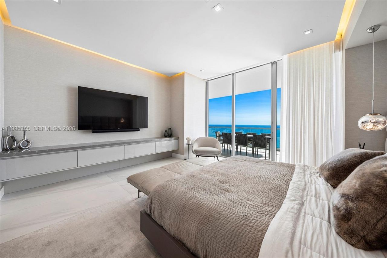 18501 Collins Ave , Unit 3901, Sunny Isles Beach, FL 33160 Photo