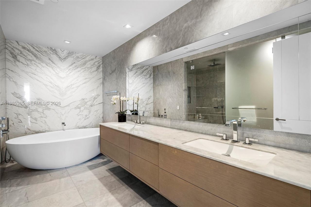 18501 Collins Ave , Unit 3901, Sunny Isles Beach, FL 33160 Photo