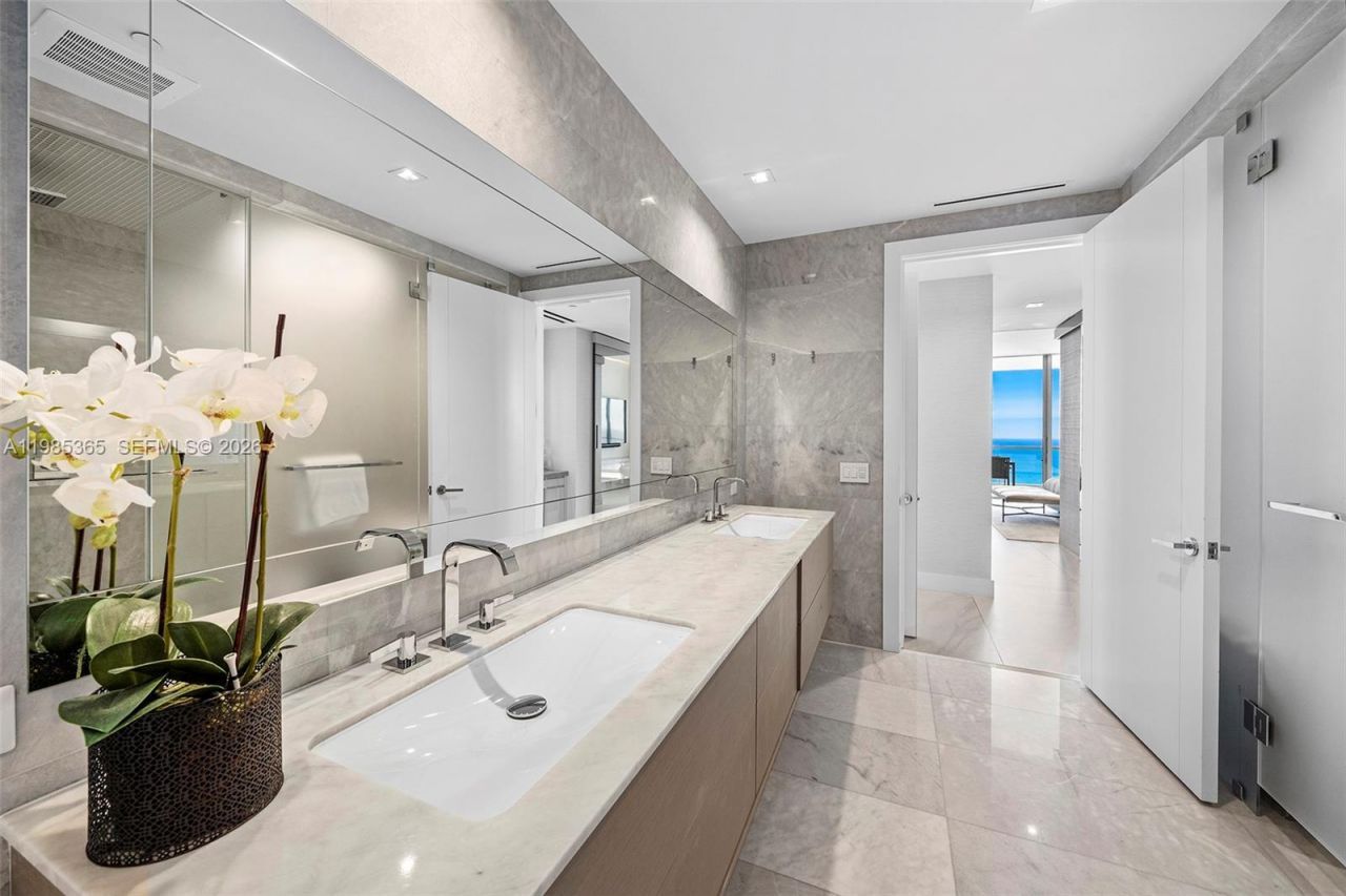 18501 Collins Ave , Unit 3901, Sunny Isles Beach, FL 33160 Photo