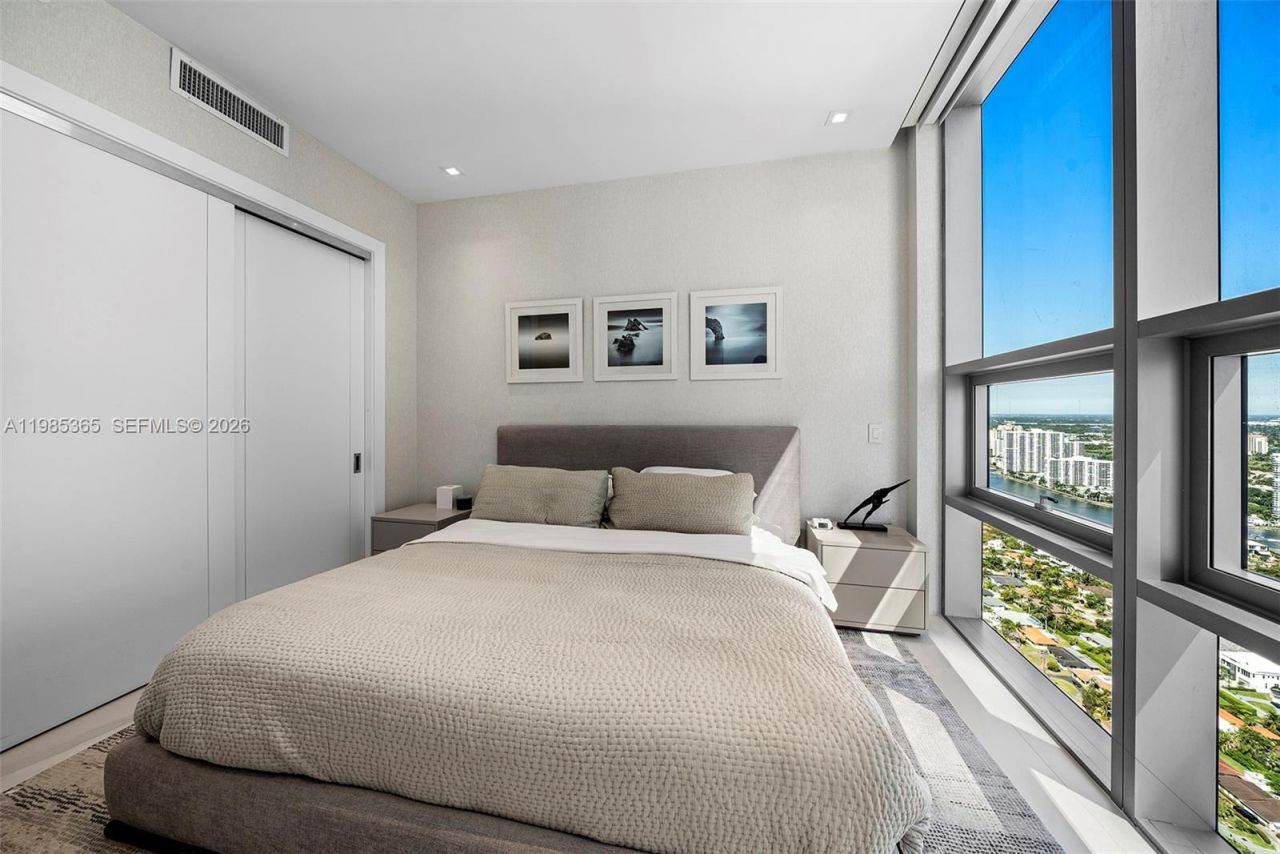 18501 Collins Ave , Unit 3901, Sunny Isles Beach, FL 33160 Photo