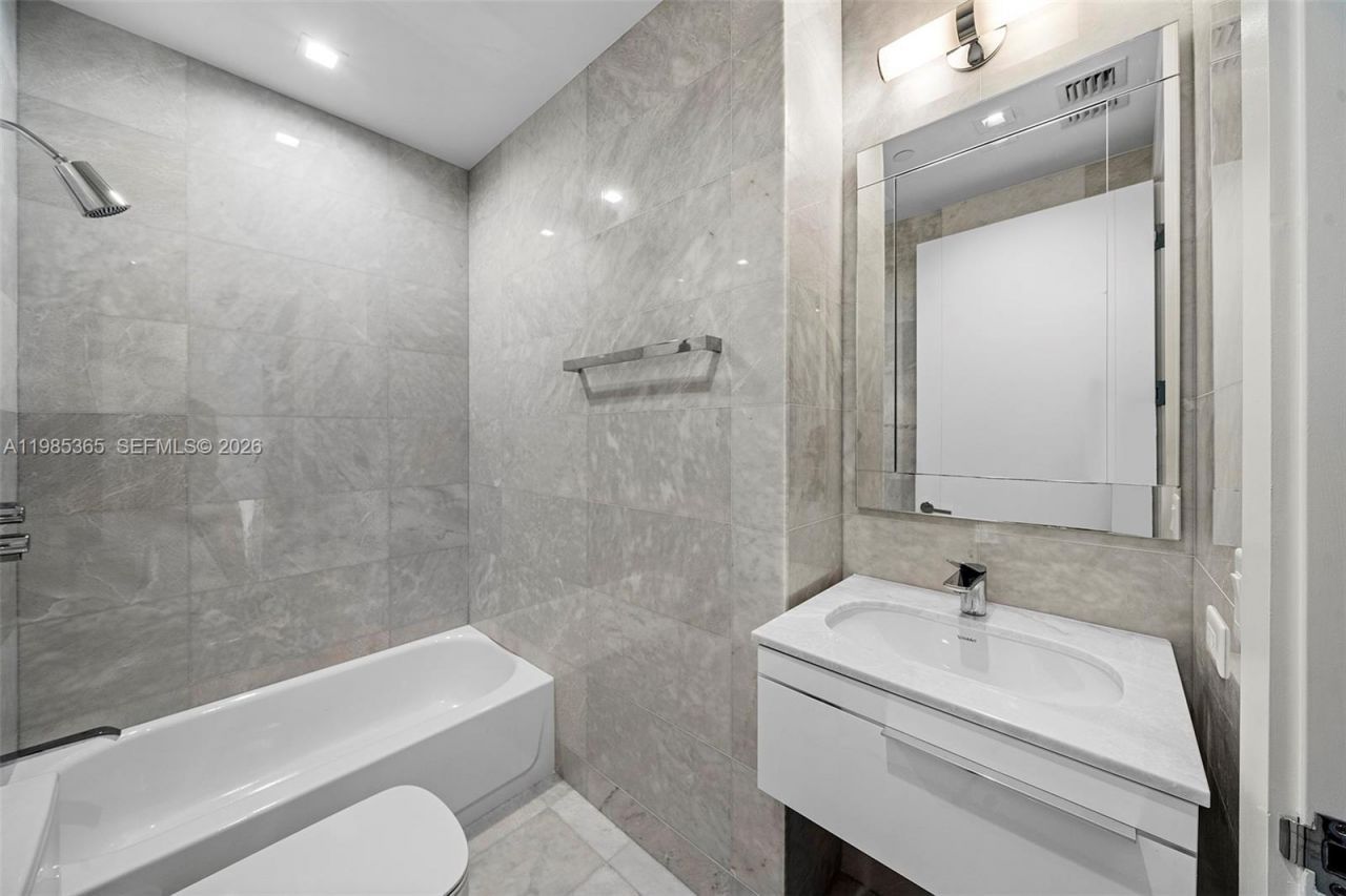 18501 Collins Ave , Unit 3901, Sunny Isles Beach, FL 33160 Photo