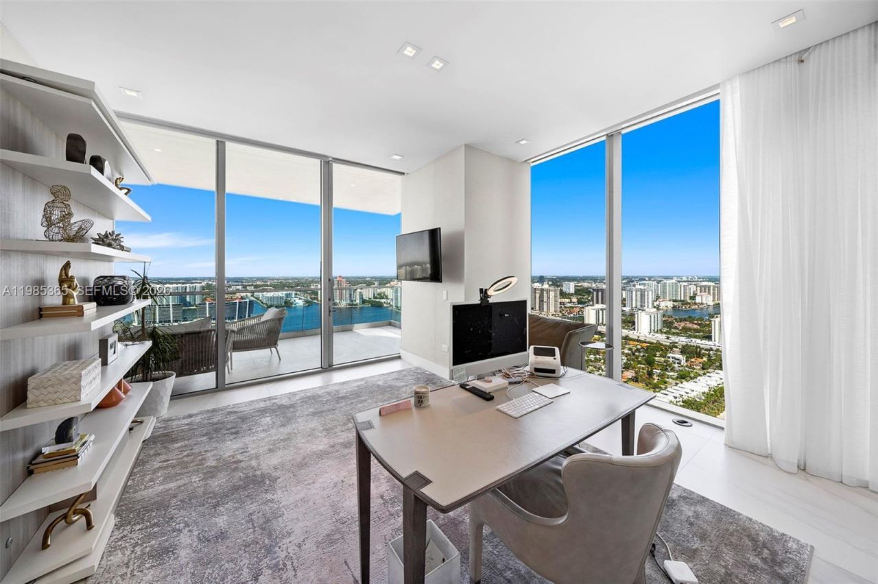 18501 Collins Ave , Unit 3901, Sunny Isles Beach, FL 33160 Photo