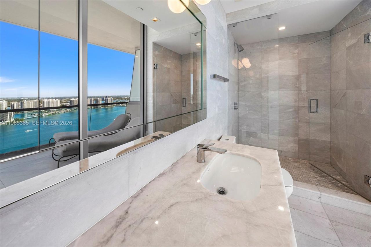 18501 Collins Ave , Unit 3901, Sunny Isles Beach, FL 33160 Photo