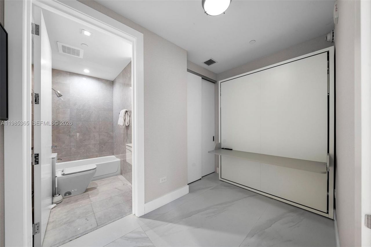 18501 Collins Ave , Unit 3901, Sunny Isles Beach, FL 33160 Photo