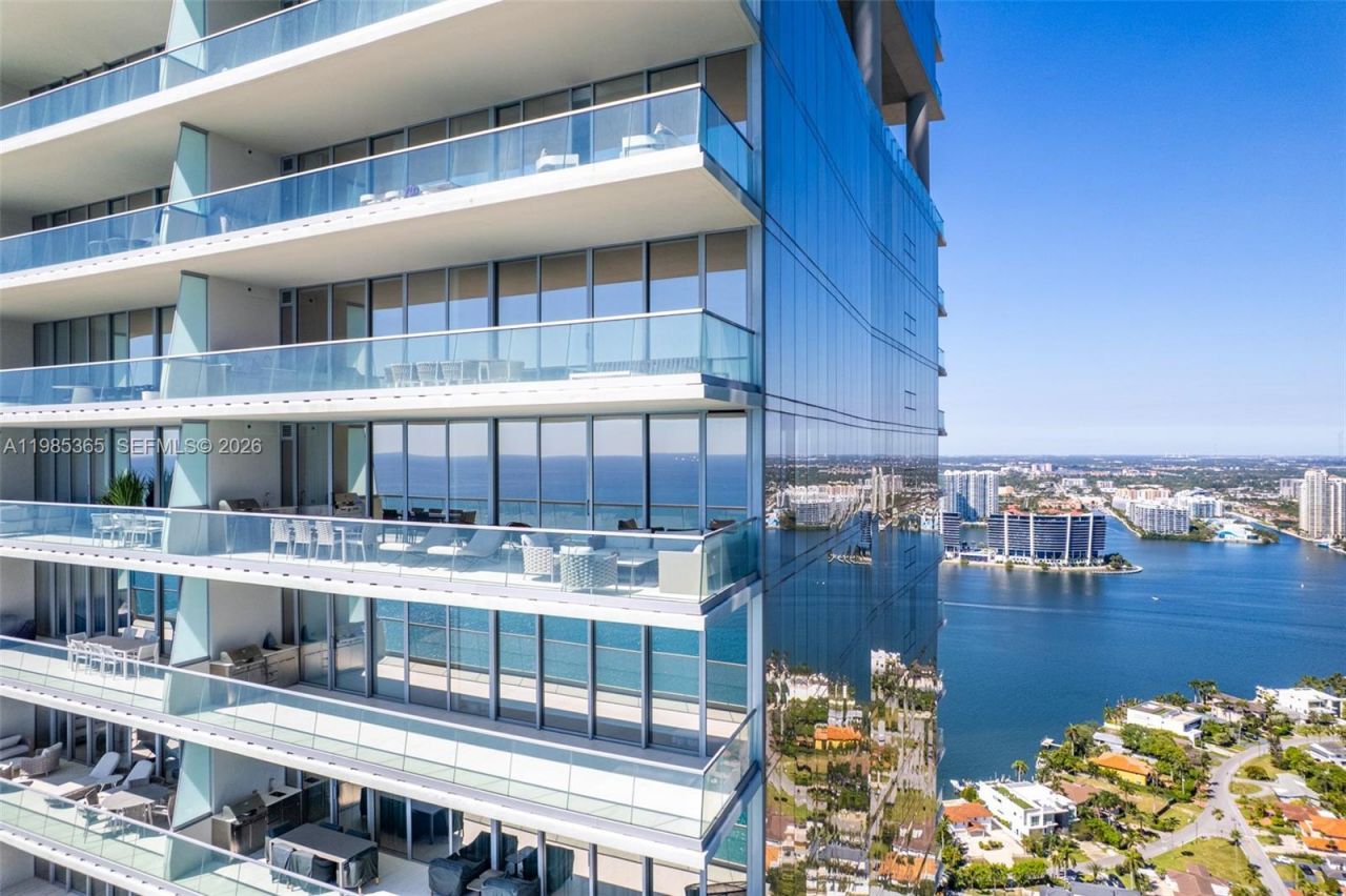 18501 Collins Ave , Unit 3901, Sunny Isles Beach, FL 33160 Photo