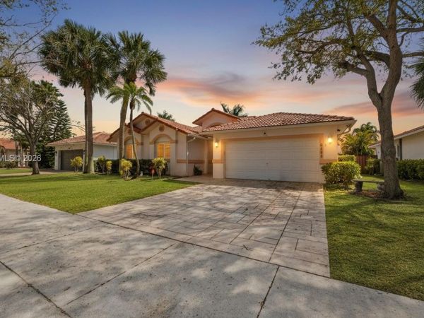 16898 Crestview Ln , Weston, FL 33326