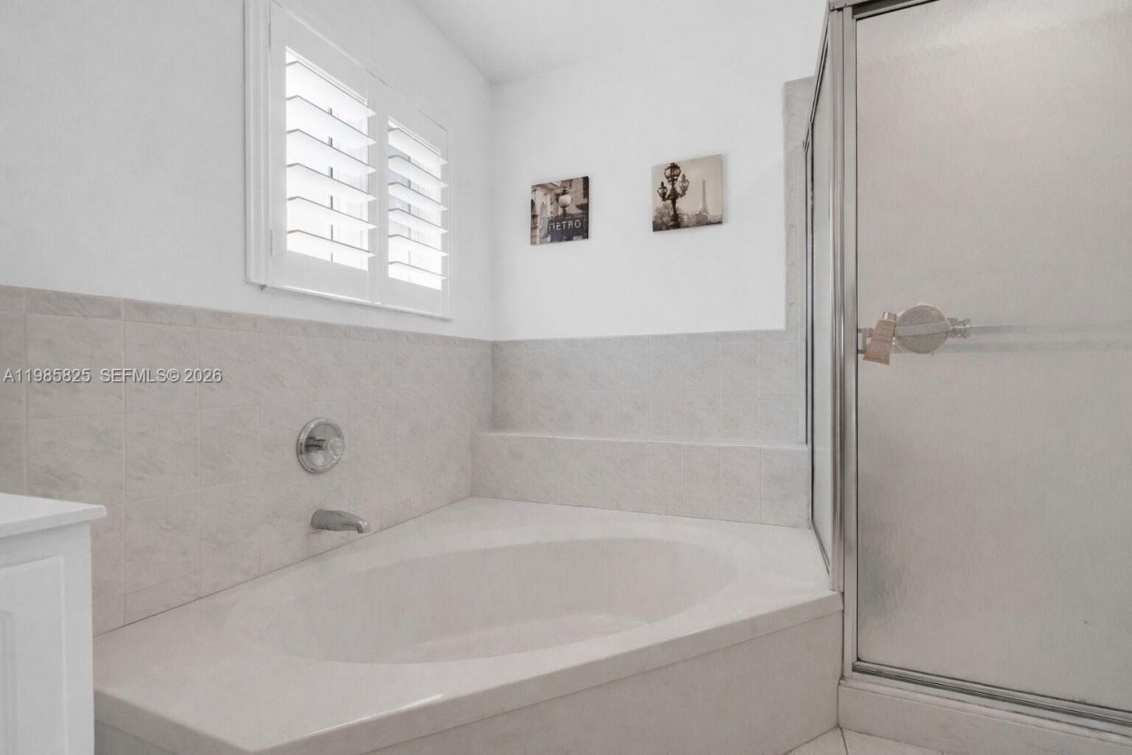 16898 Crestview Ln , Weston, FL 33326 Photo