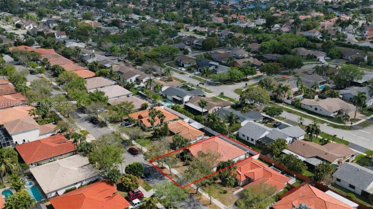 16898 Crestview Ln , Weston, FL 33326 Photo