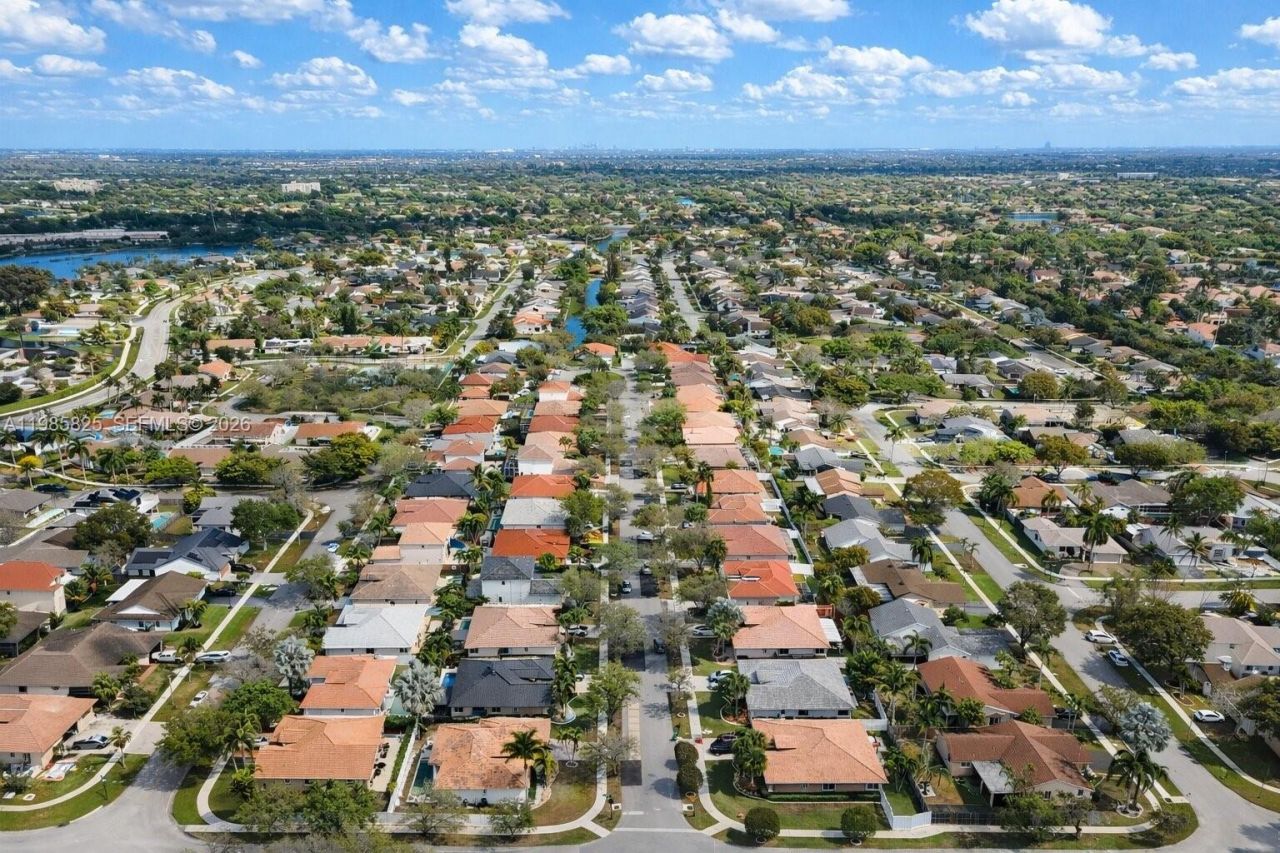 16898 Crestview Ln , Weston, FL 33326 Photo