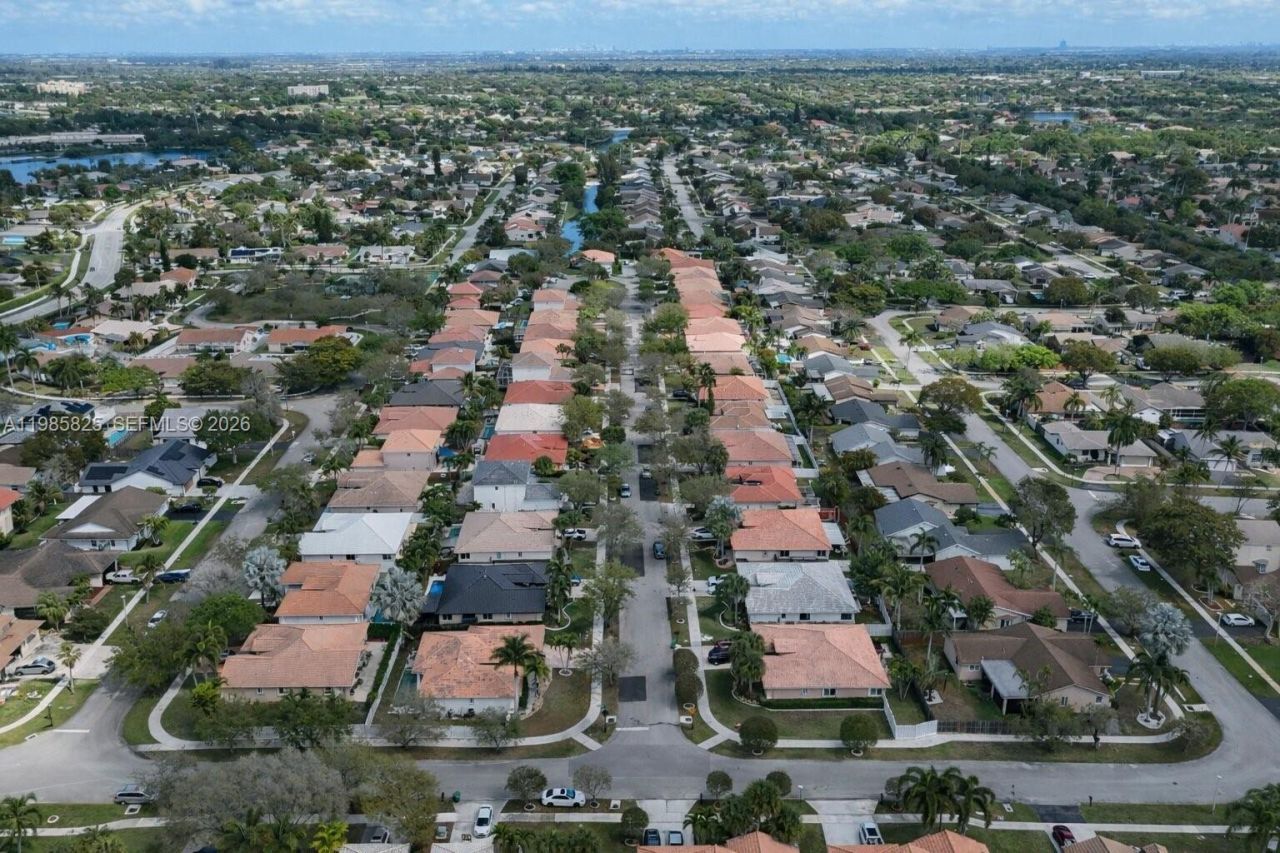 16898 Crestview Ln , Weston, FL 33326 Photo