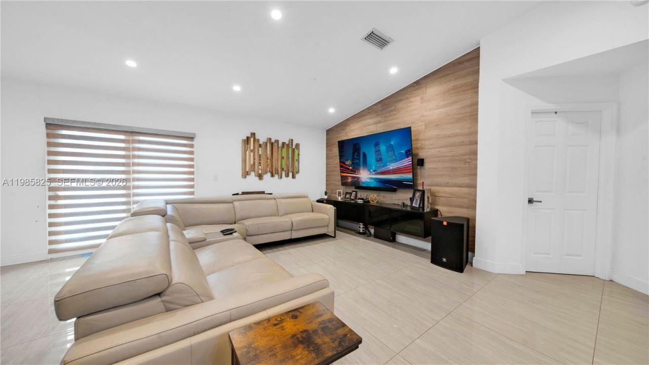 16898 Crestview Ln , Weston, FL 33326 Photo