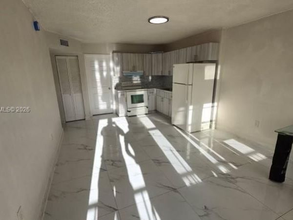 208 Avondale Dr , Unit 11, Pompano Beach, FL 33060