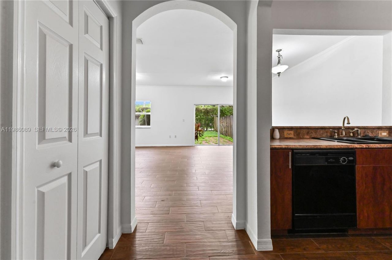 5043 SW 140th Ter, Miramar, FL 33027 Photo