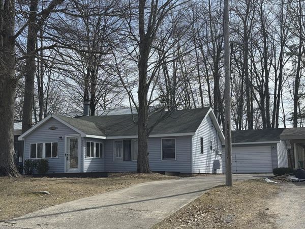 805 Houghton View Drive, Houghton Lake, MI 48629