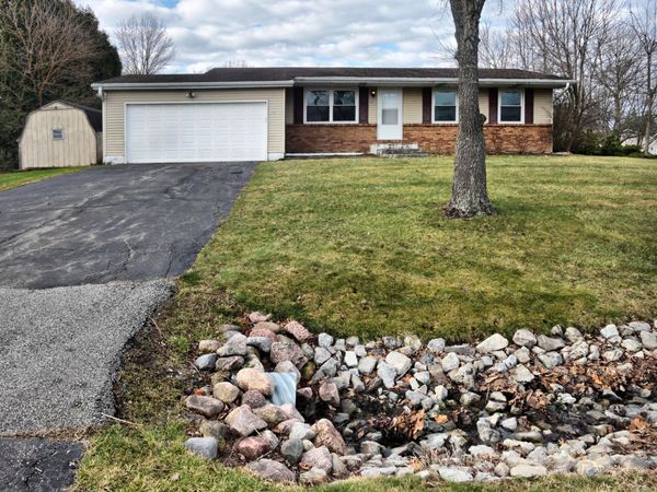 3621 Kingsway Drive, Crown Point, IN 46307