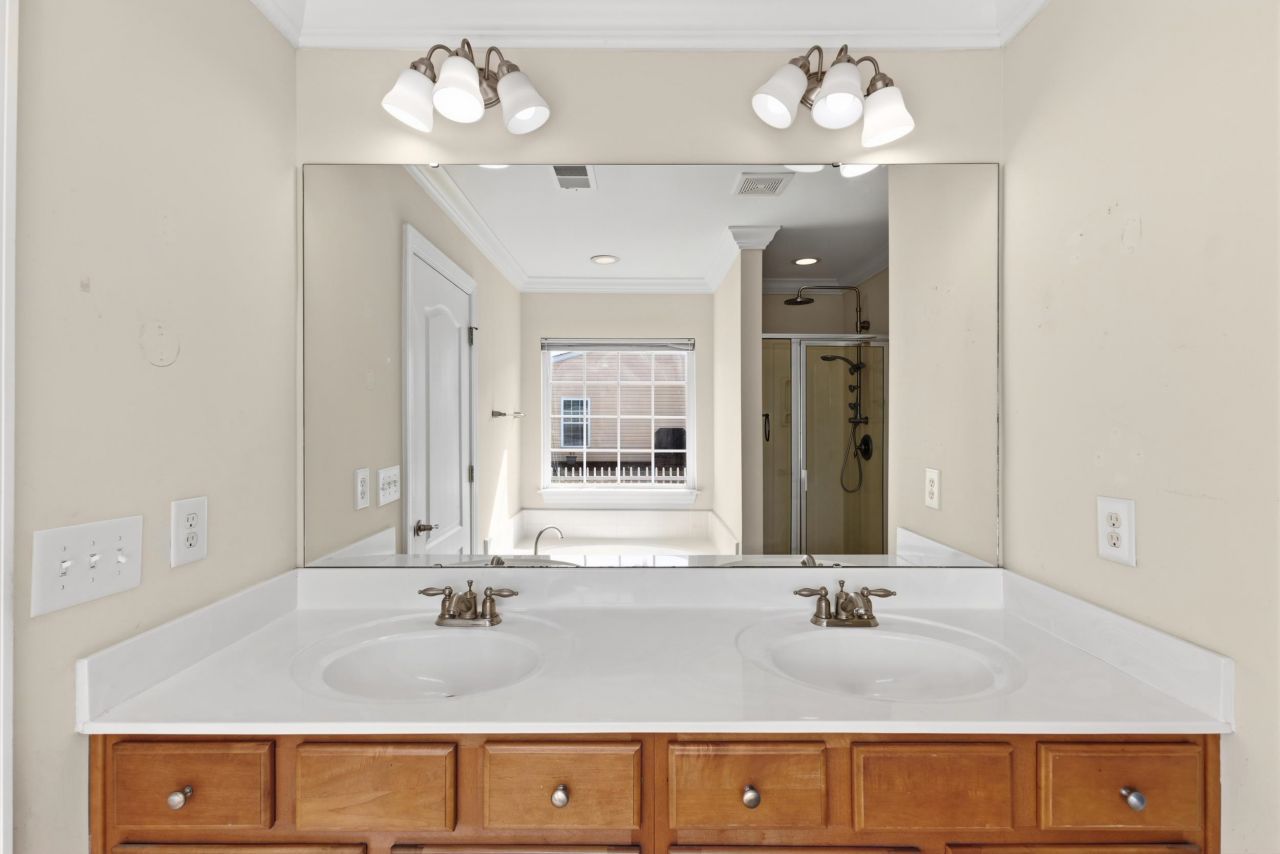 687 Twinflower St. Photo 17