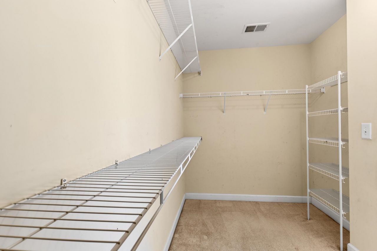 687 Twinflower St. Photo 19