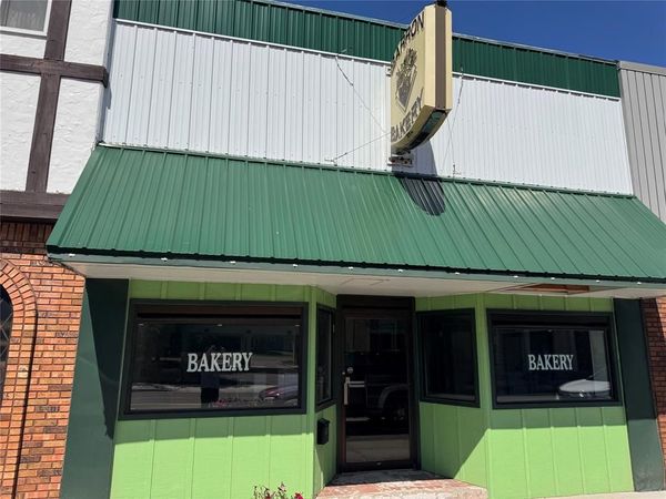 429 E LaSalle Avenue, Barron, WI 54812