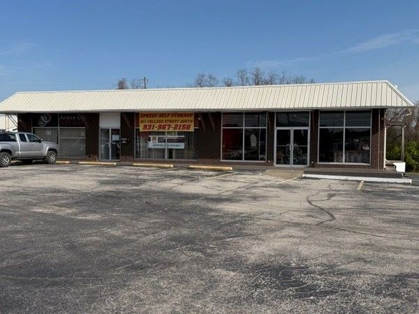 911 S College St , Winchester, TN 37398