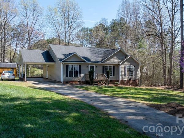 120 Wesley Court , Crouse, NC 28033