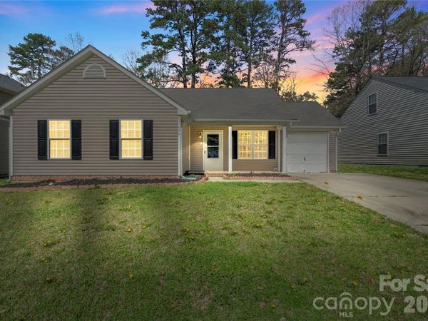 11434 Northwoods Forest Drive , Charlotte, NC 28214