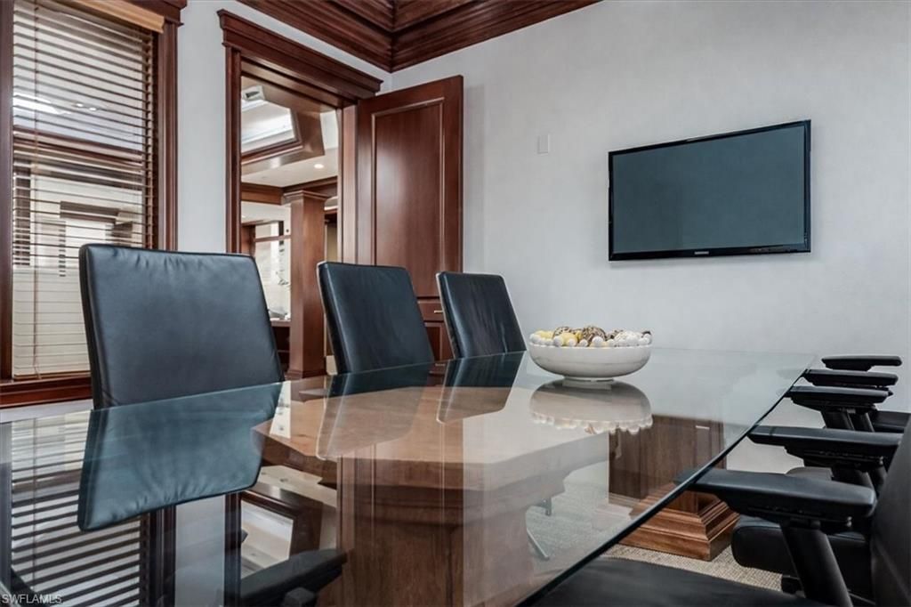 599 Tamiami Trl N, Unit 101, Naples, FL 34102 Photo