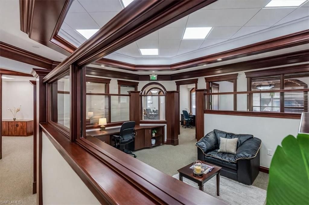 599 Tamiami Trl N, Unit 101, Naples, FL 34102 Photo