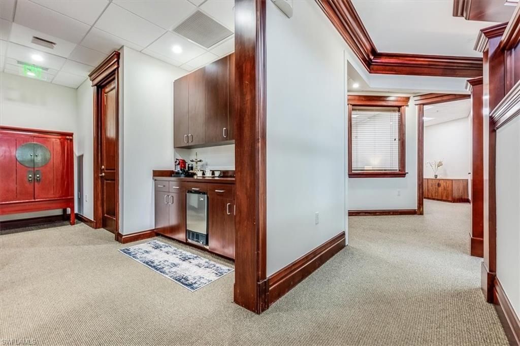 599 Tamiami Trl N, Unit 101, Naples, FL 34102 Photo