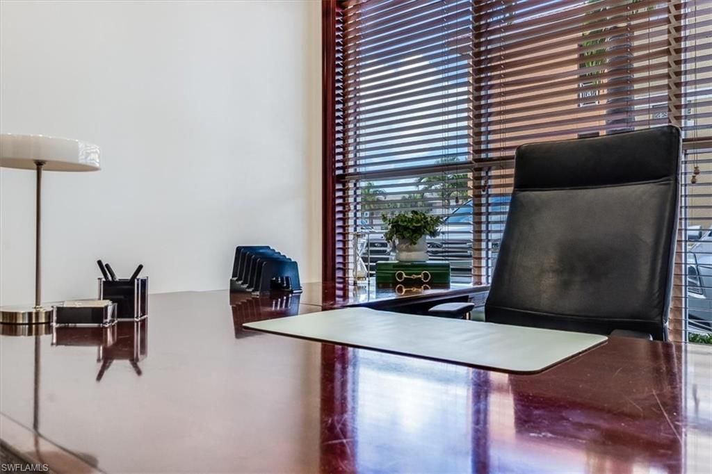 599 Tamiami Trl N, Unit 101, Naples, FL 34102 Photo