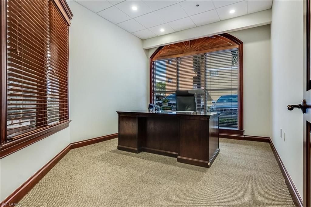 599 Tamiami Trl N, Unit 101, Naples, FL 34102 Photo