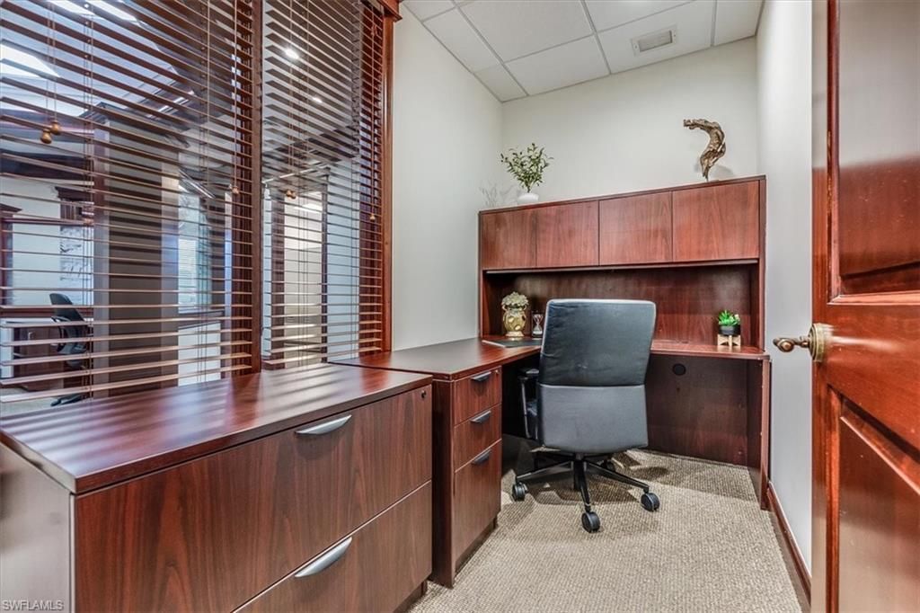 599 Tamiami Trl N, Unit 101, Naples, FL 34102 Photo