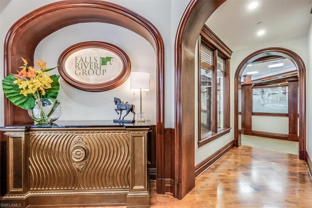 599 Tamiami Trl N, Unit 101, Naples, FL 34102 Photo