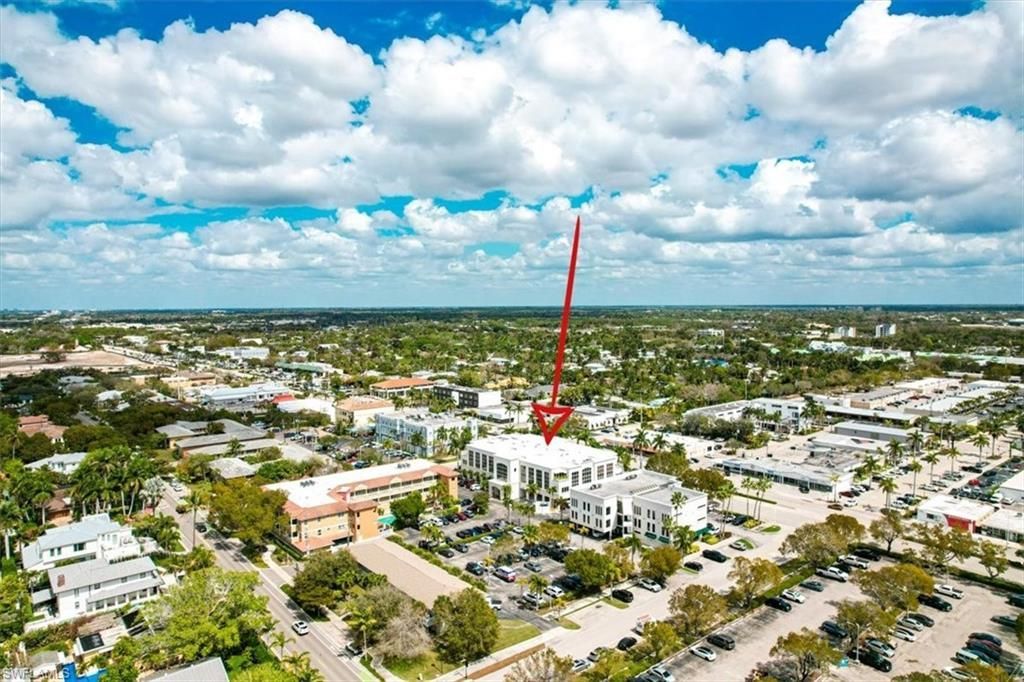 599 Tamiami Trl N, Unit 101, Naples, FL 34102 Photo