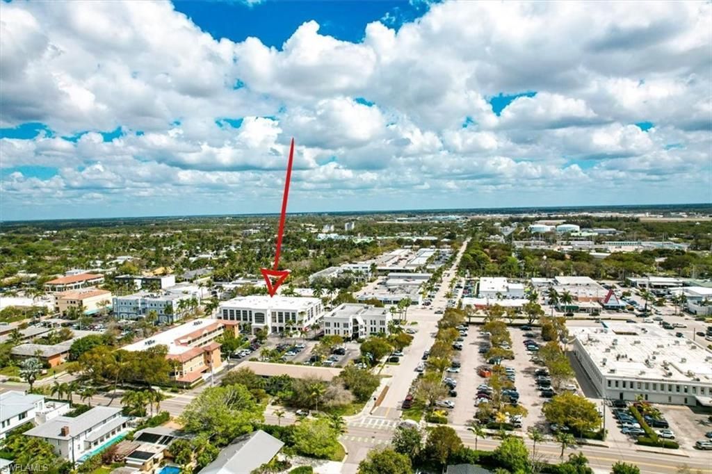 599 Tamiami Trl N, Unit 101, Naples, FL 34102 Photo