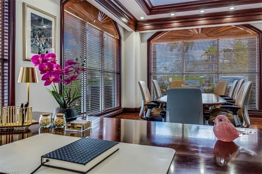 599 Tamiami Trl N, Unit 101, Naples, FL 34102 Photo