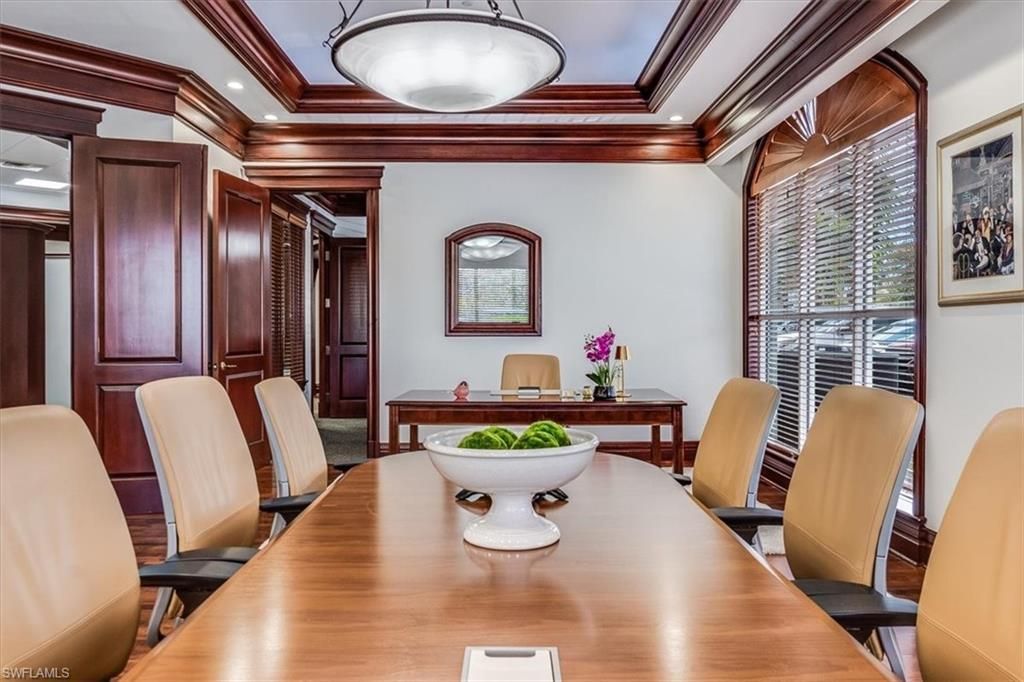 599 Tamiami Trl N, Unit 101, Naples, FL 34102 Photo