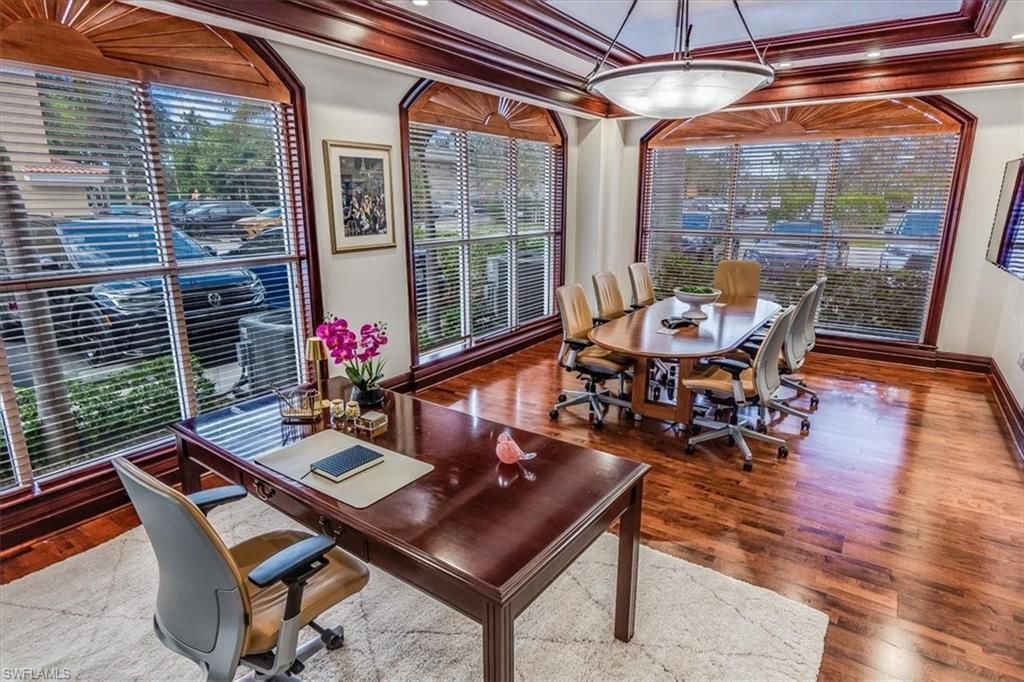 599 Tamiami Trl N, Unit 101, Naples, FL 34102 Photo