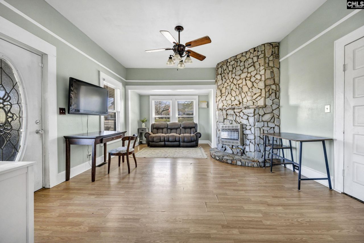 162 Gilliam Street Photo 7