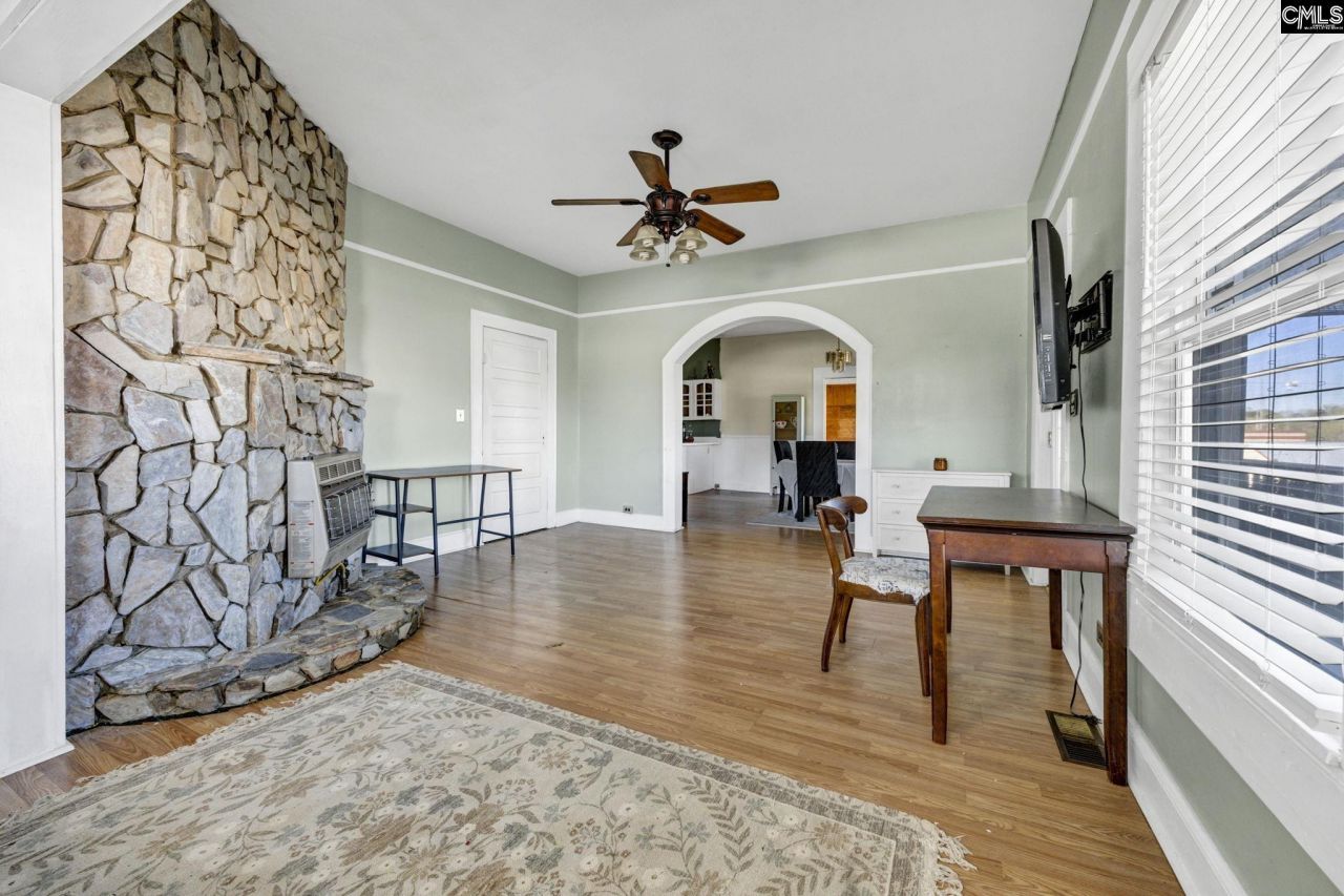 162 Gilliam Street Photo 8