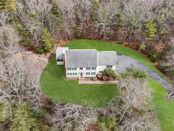 30 Millstone Ln, Middleboro, MA 02346