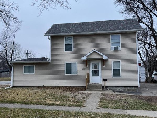 301 E 4TH ST, West Liberty, IA 52776