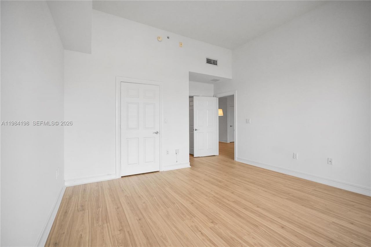 3001 NE 185th St, Unit 716, Aventura, FL 33180 Photo