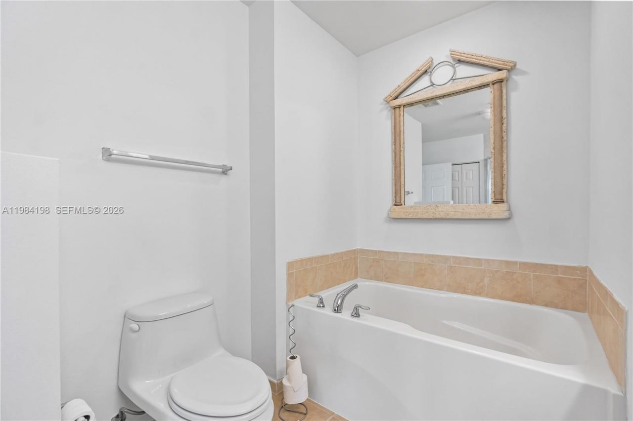 3001 NE 185th St, Unit 716, Aventura, FL 33180 Photo